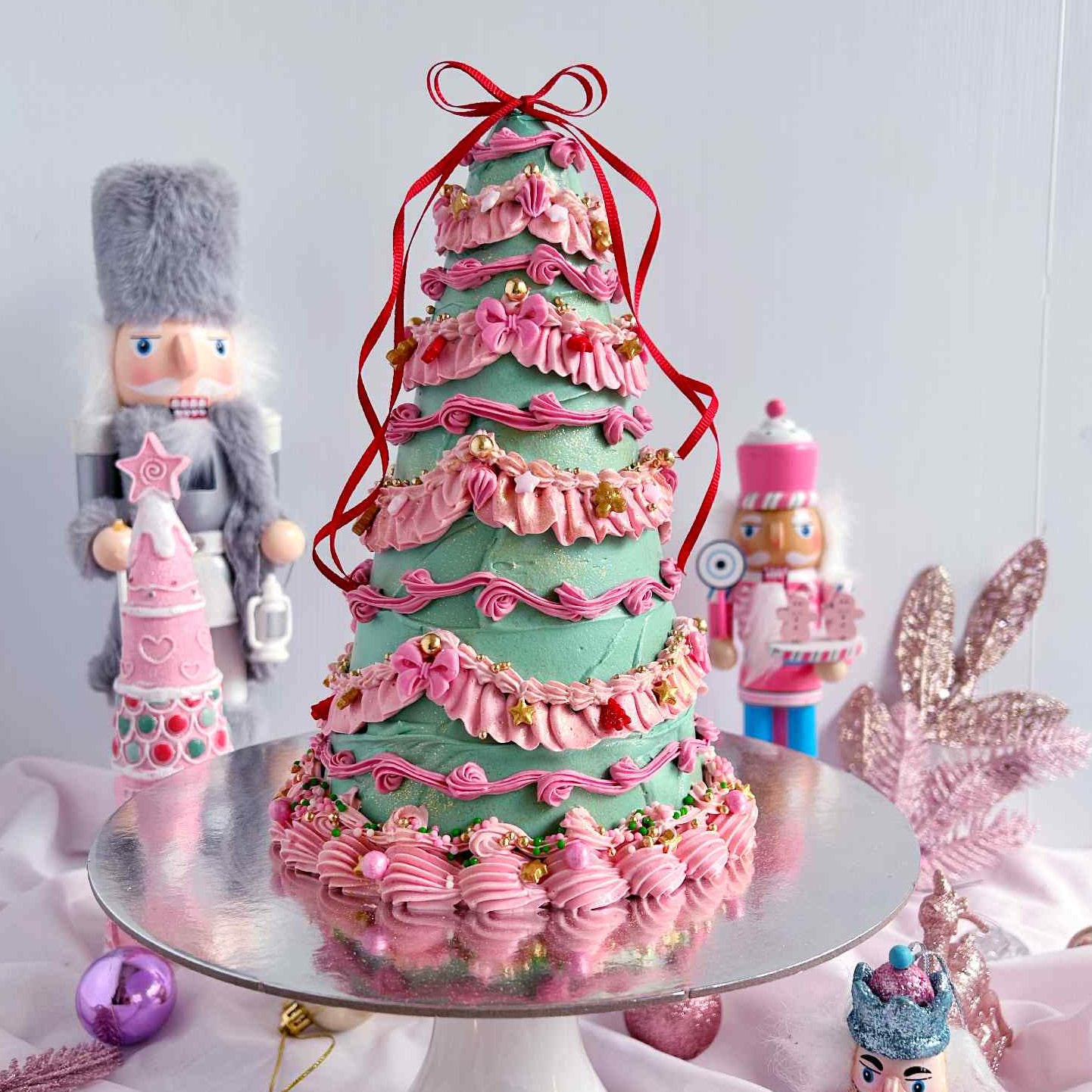 Vintage Christmas Tree with Dulce Trio Cakes, Sunday 21st December, 10am-1pm, Campbelltown
