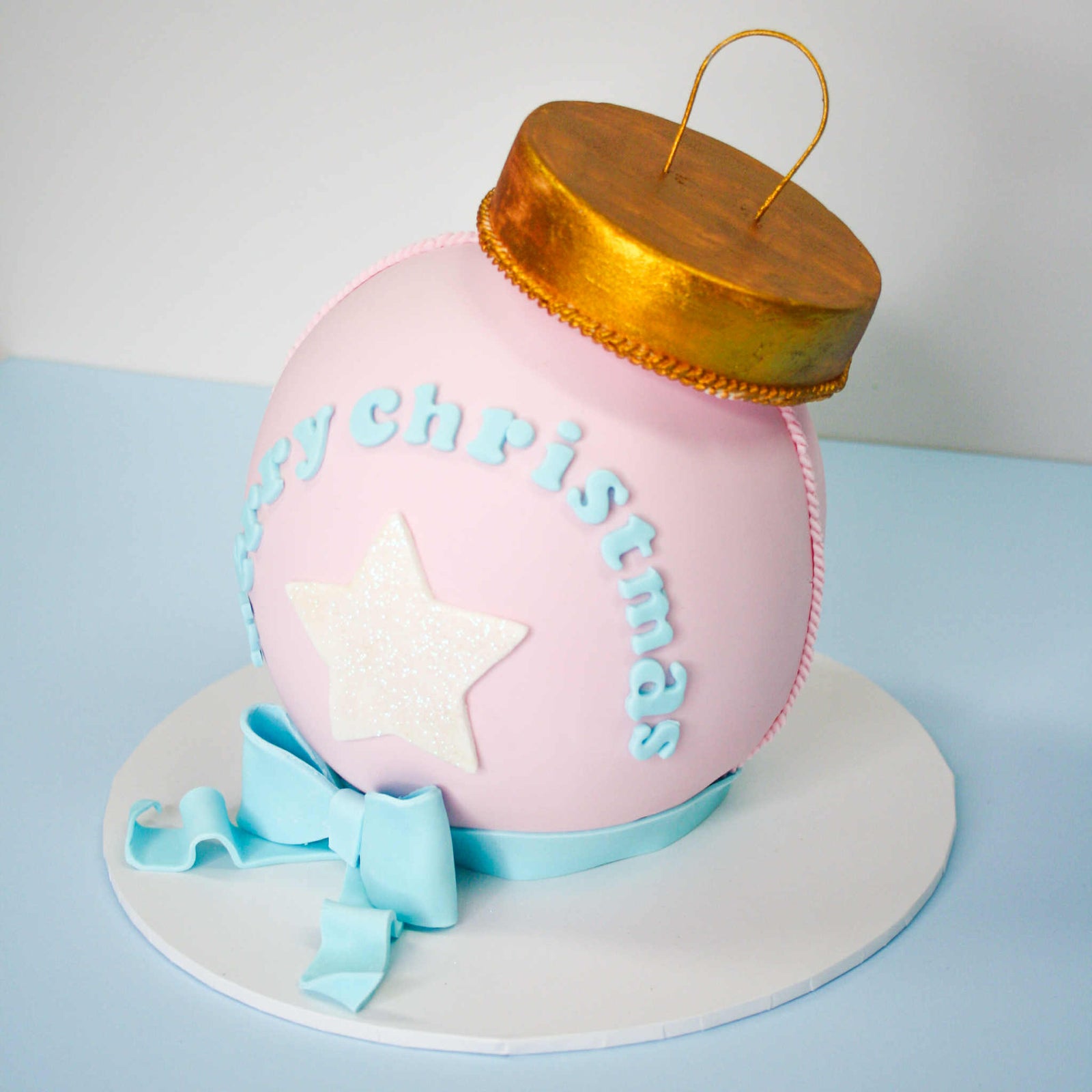 Christmas Bauble Cake with Savvy Cakes, Online Workshop, Tuesday 9th & Thursday 11th December, 7pm-9pm