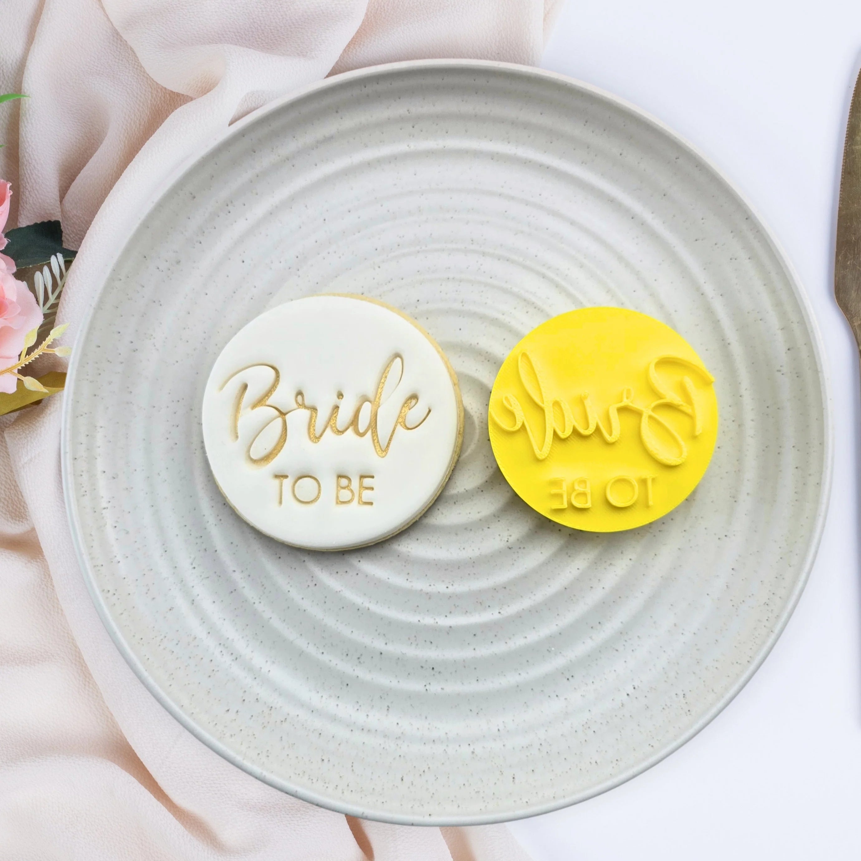 Bride To Be V3 Embosser 60mm