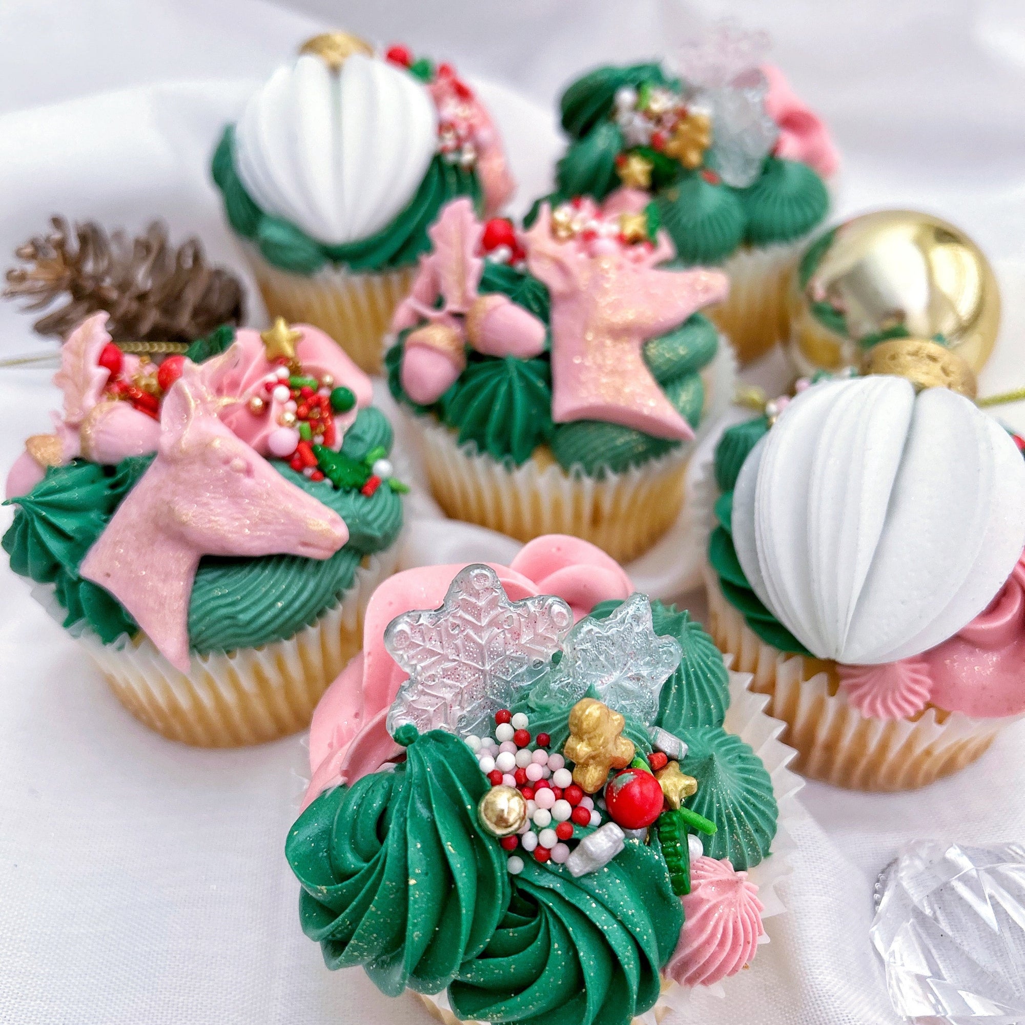 Christmas Buttercream Cupcakes with Dulce Trio Cakes, Sunday 21st December, 2pm-4pm, Campbelltown