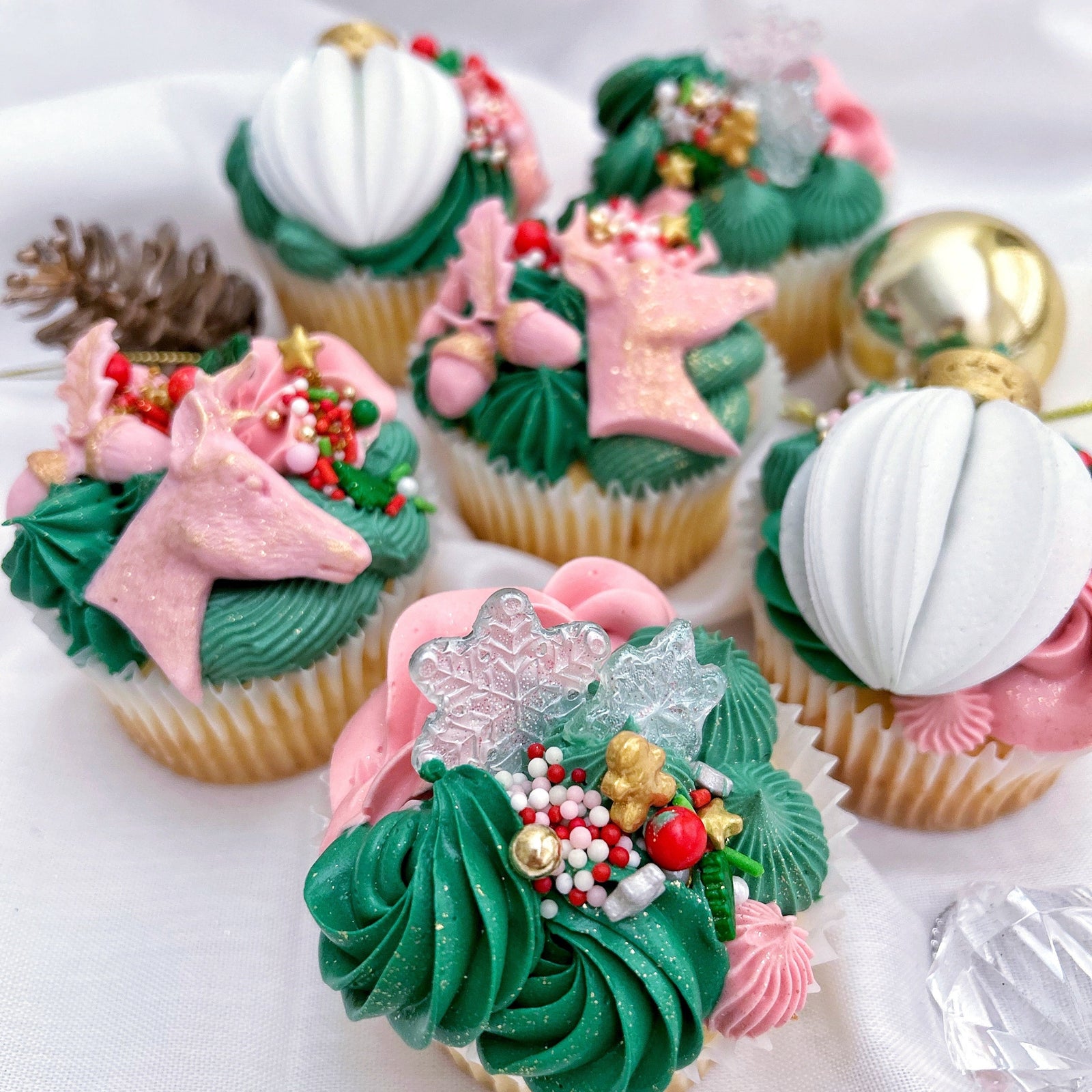 Christmas Buttercream Cupcakes with Dulce Trio Cakes, Thursday 18th December, 7pm-9pm, Castle Hill