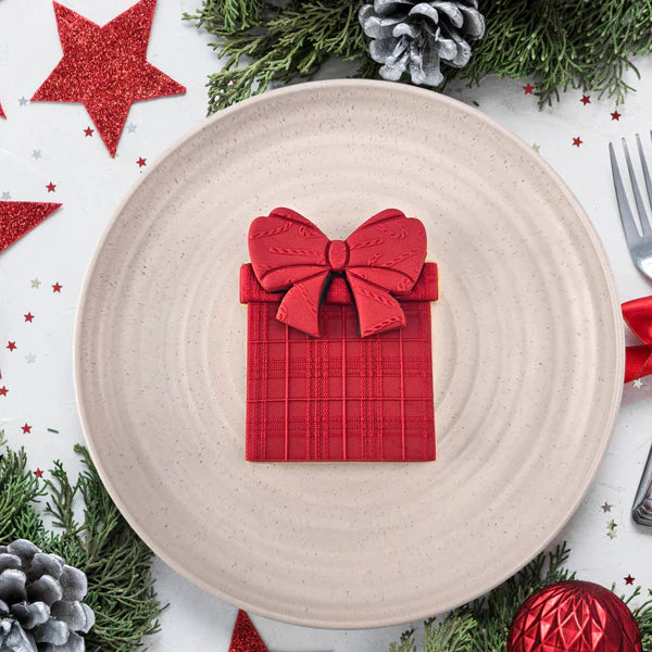 Present Embosser and Cutter Set