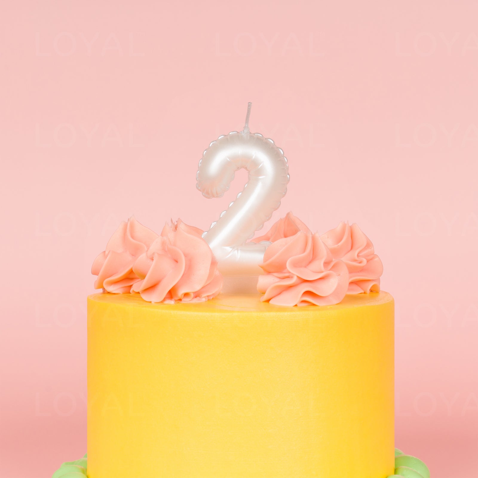 White Metallic Balloon Candle No 2