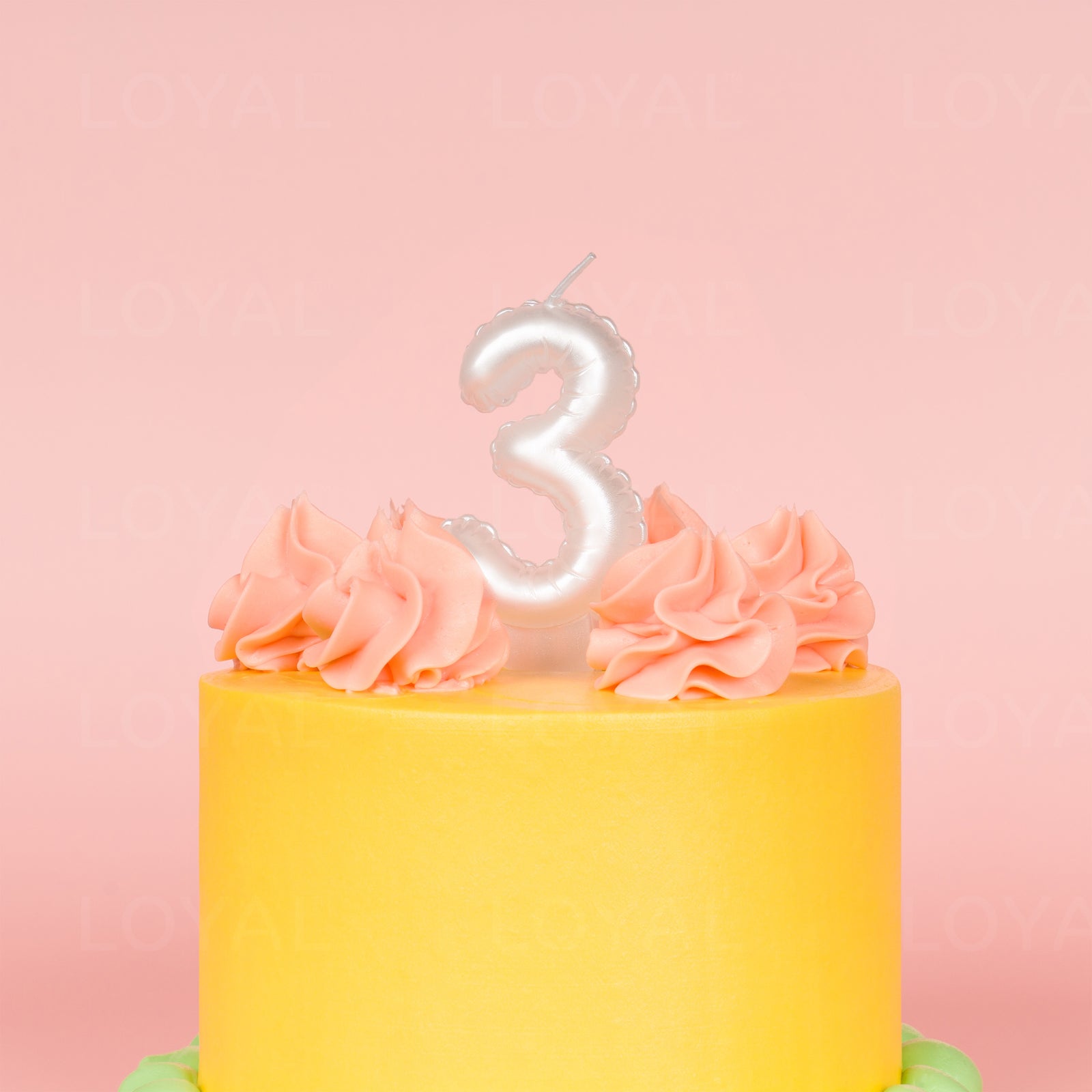 White Metallic Balloon Candle No 3