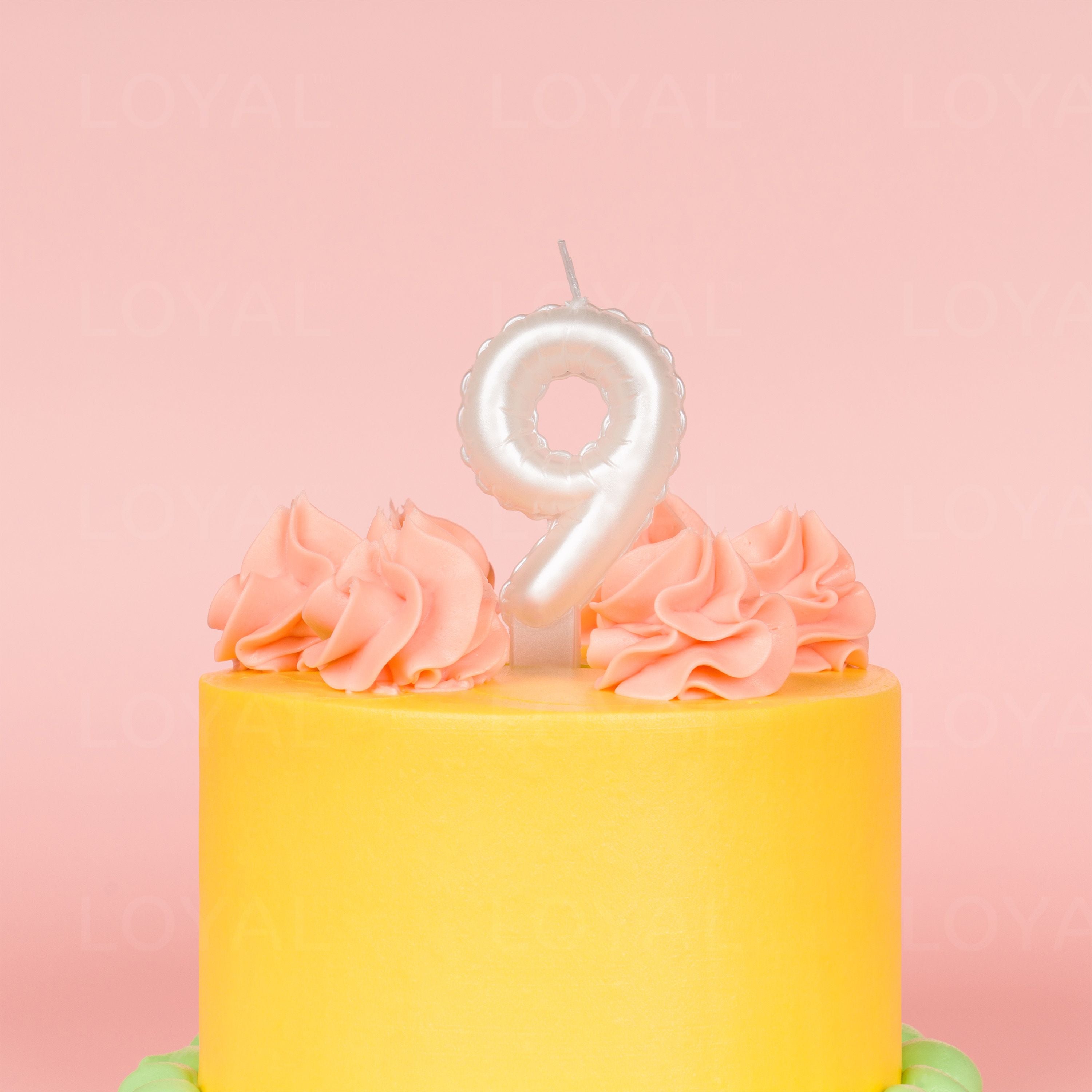 No 9 White Metallic Balloon Candle