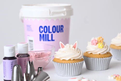 Cake decorating supplies