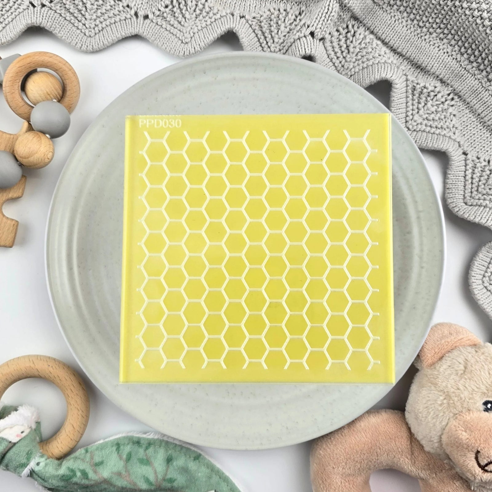 Honeycomb Pattern Plate