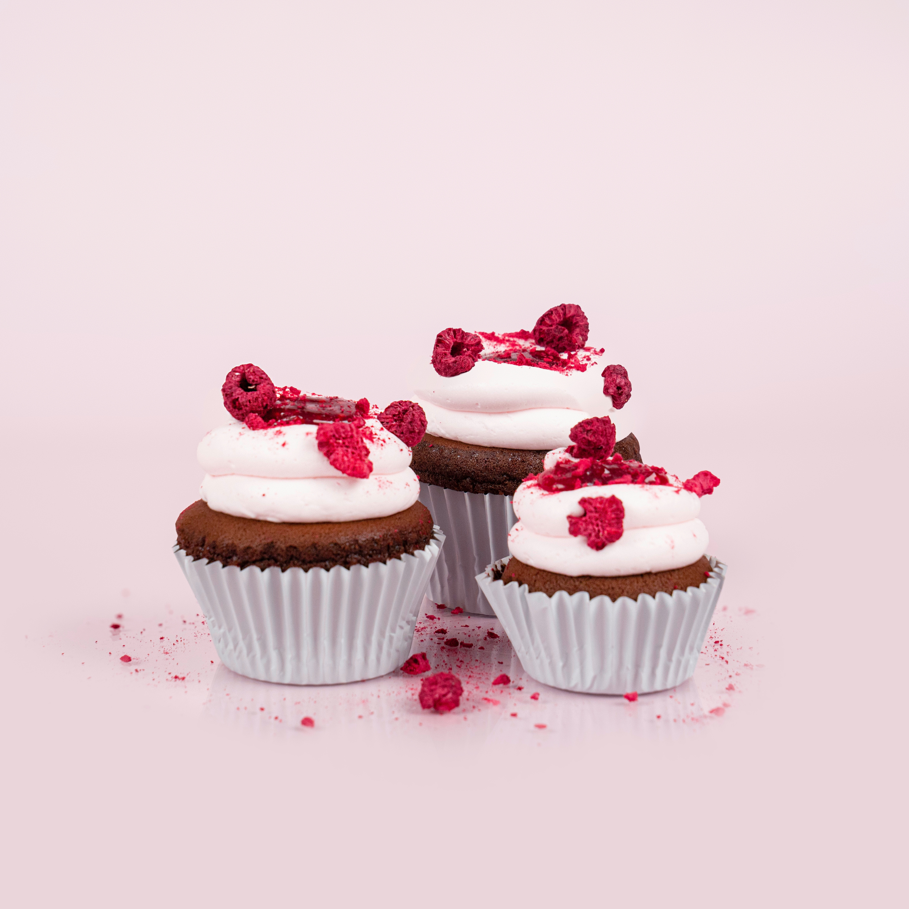 White Baking Cups Medium 100 Pack