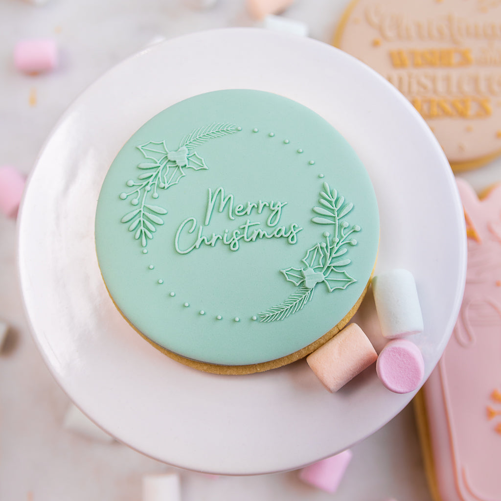 Lulu & Stone MERRY CHRISTMAS WREATH COOKIE STAMP
