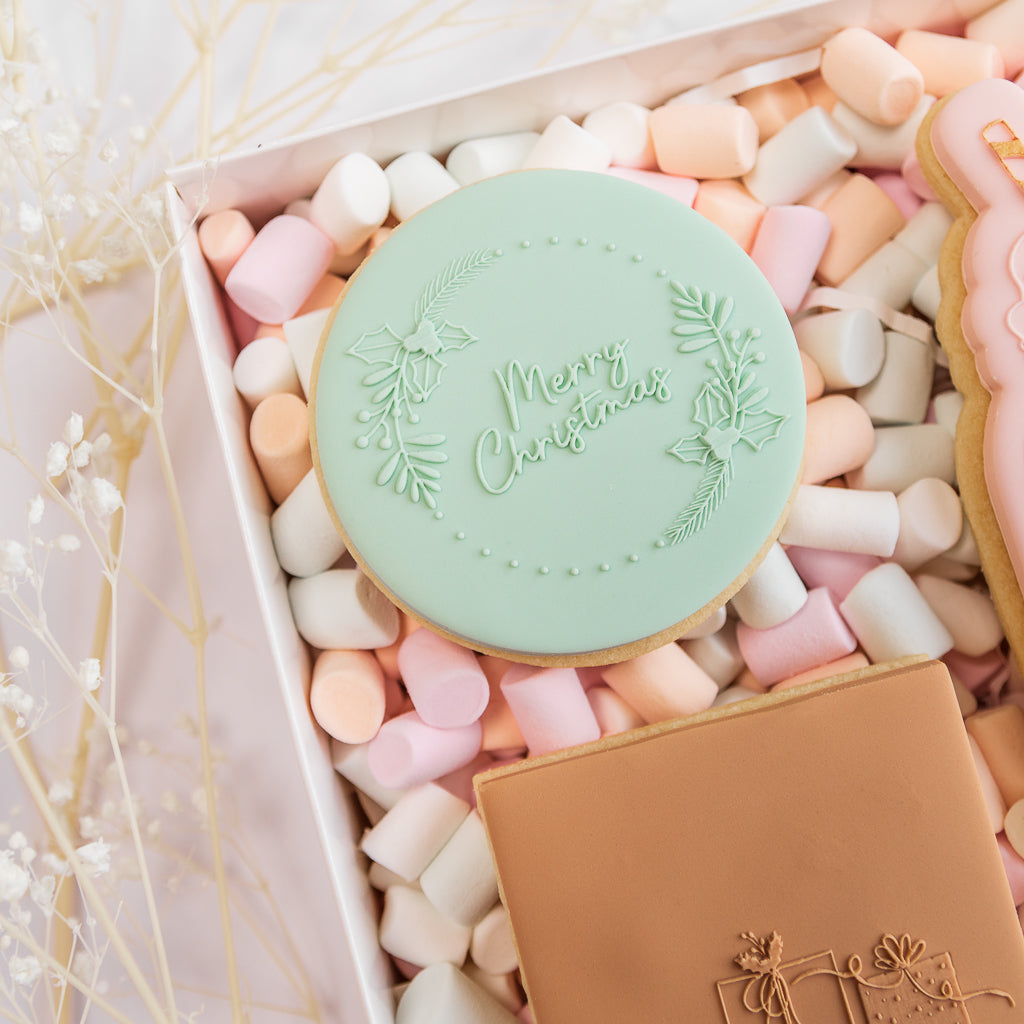 Lulu & Stone MERRY CHRISTMAS WREATH COOKIE STAMP