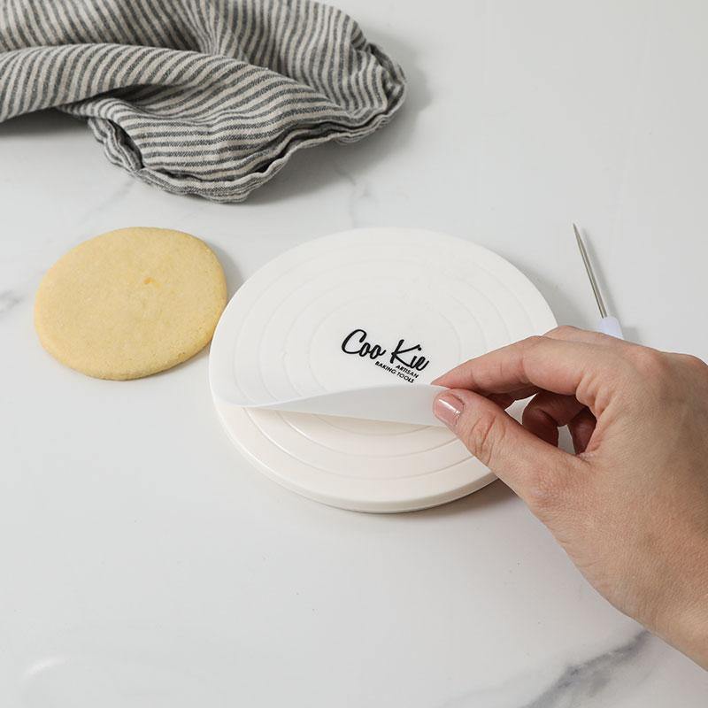 Coo Kie Mini Cookie Turntable - Cake Decorating Central