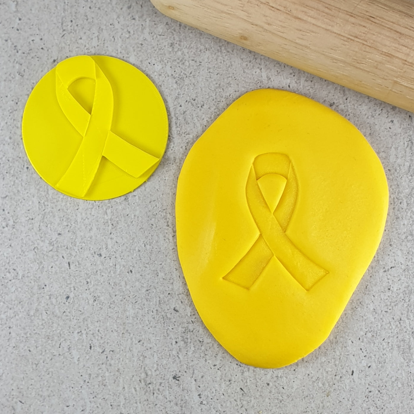 Pink Ribbon Embosser 60mm