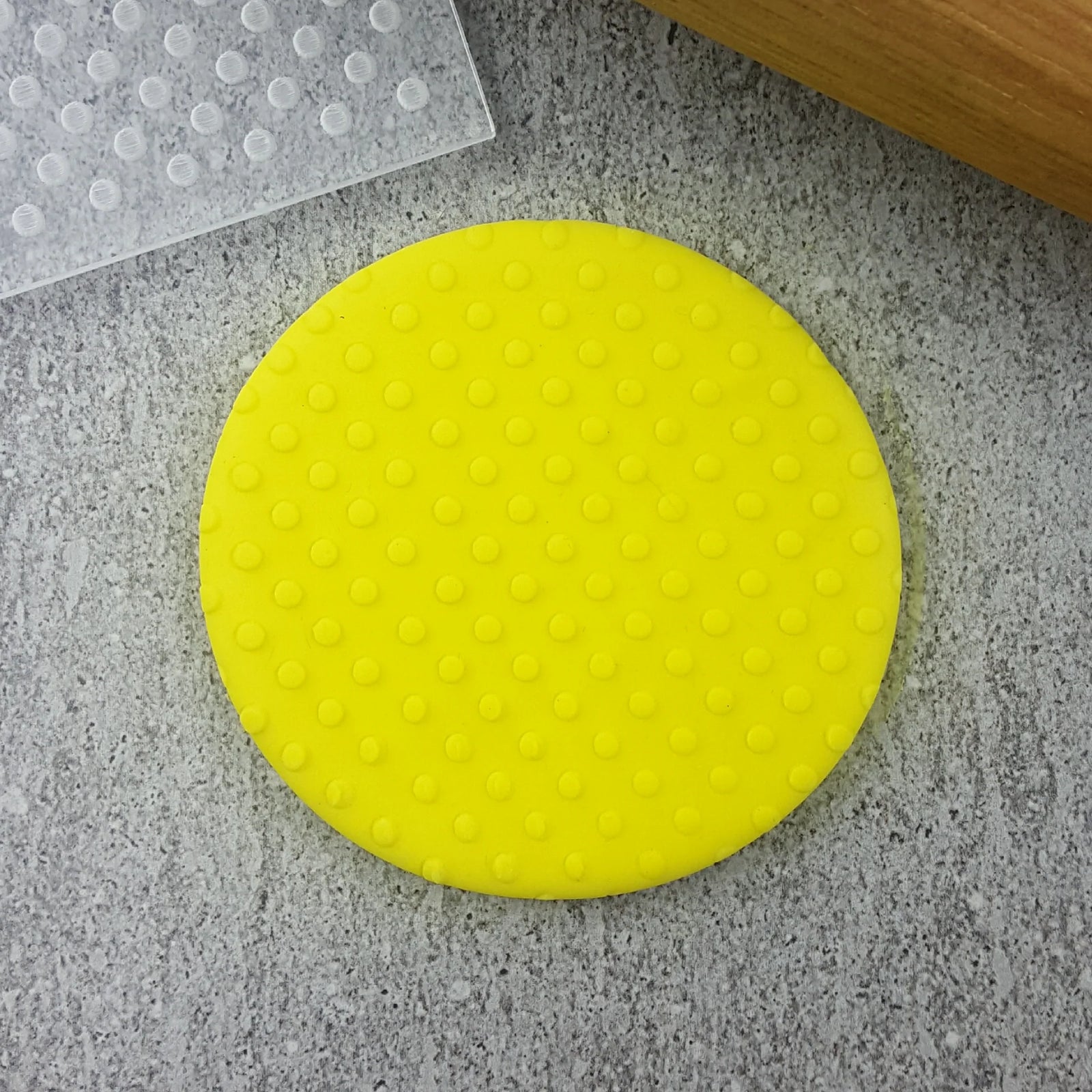 Dots Pattern Plate