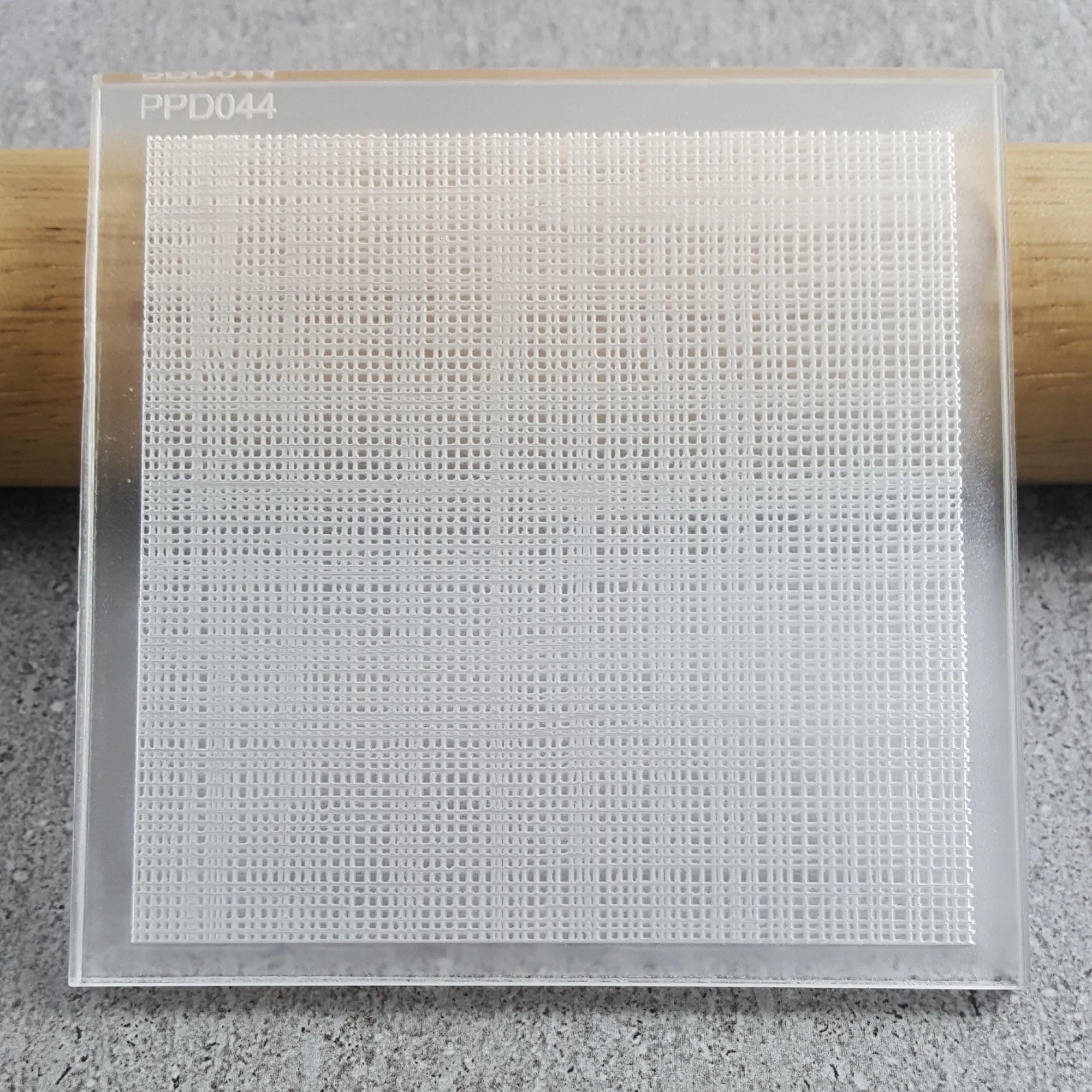 PATTERN PLATE - LINEN