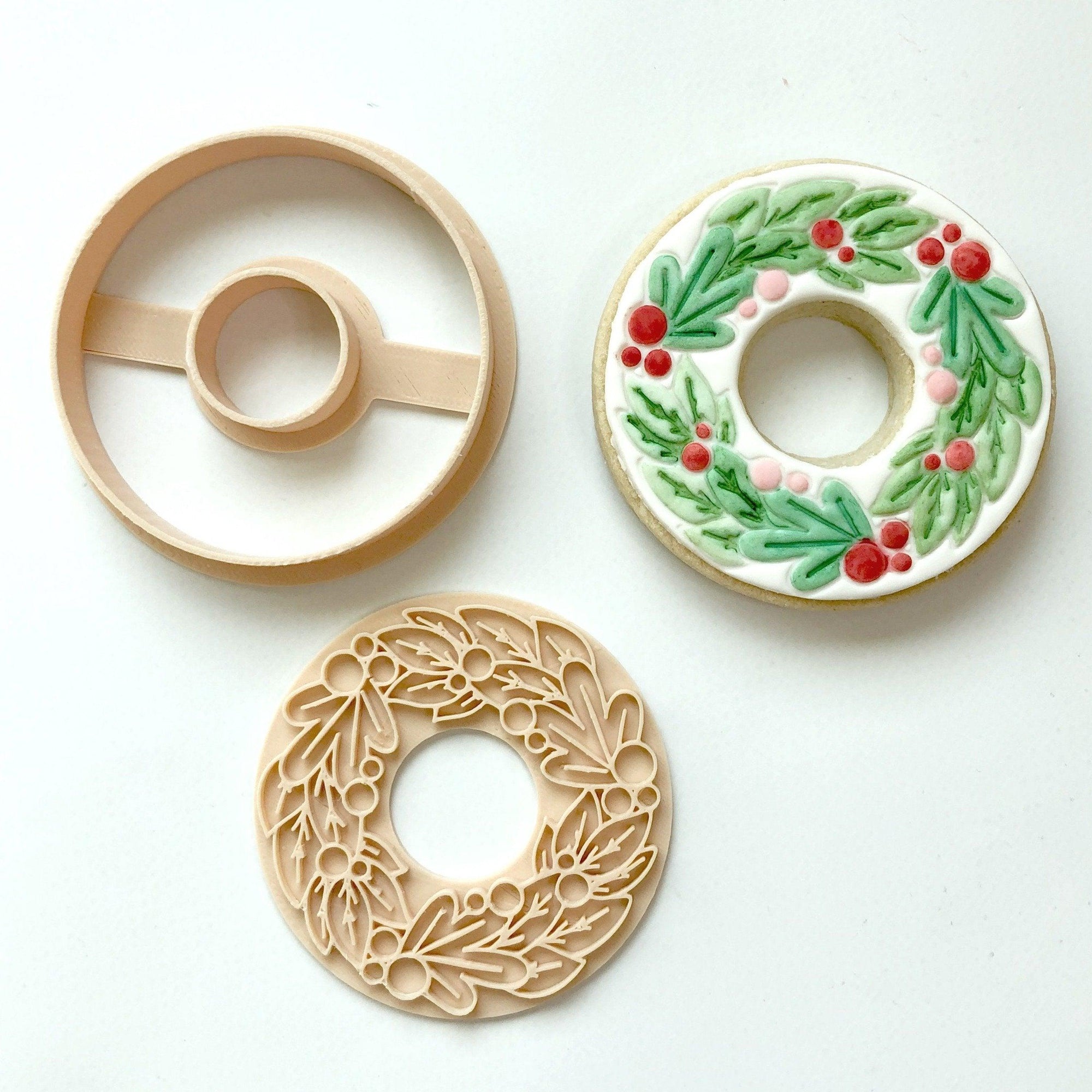 CHRISTMAS WREATH CUTTER + EMBOSSER SET by Little Biskut - Cake Decorating Central