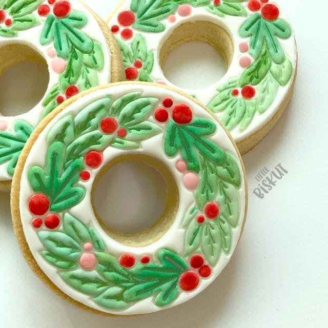 CHRISTMAS WREATH CUTTER + EMBOSSER SET by Little Biskut - Cake Decorating Central