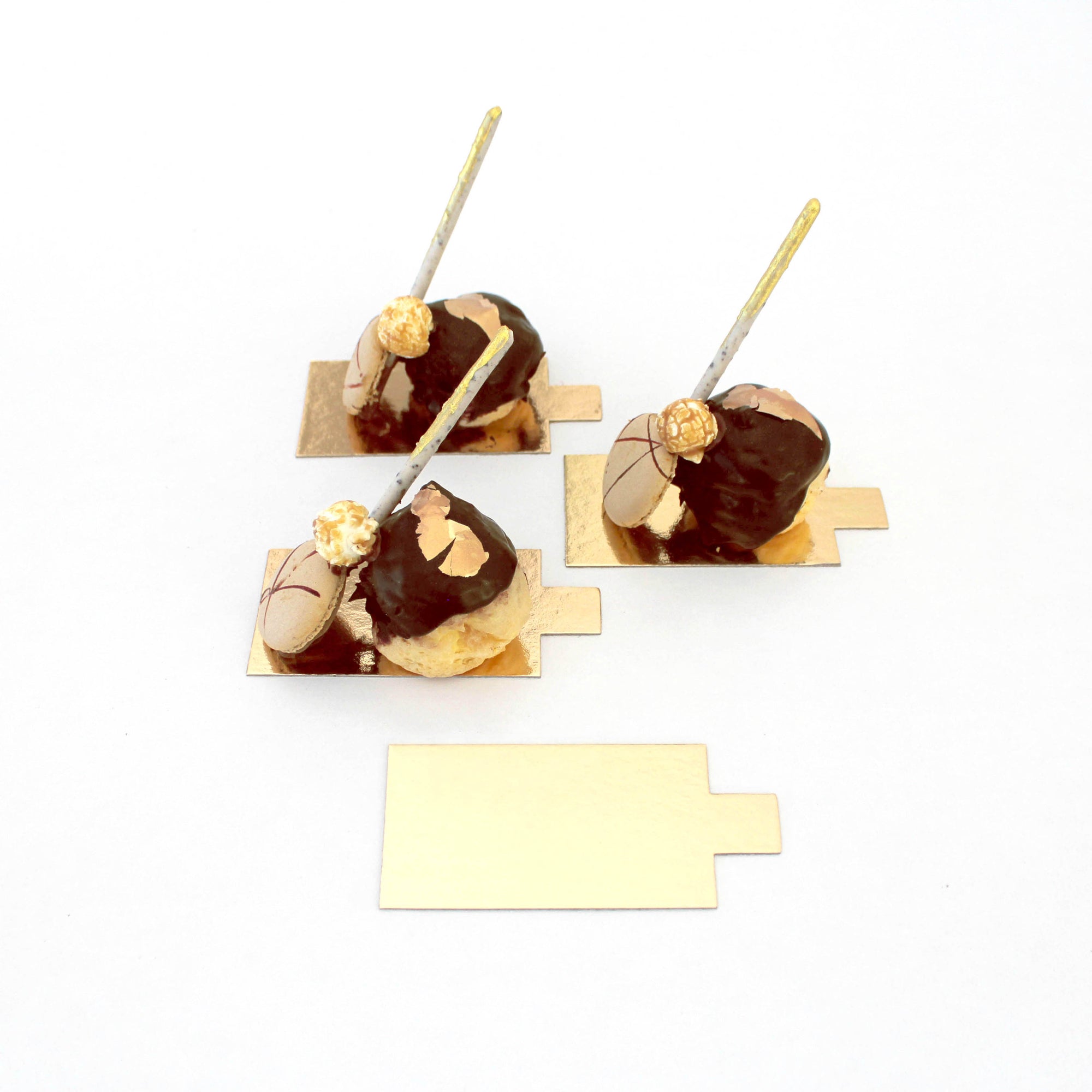 Loyal Gold Foil Rectangle Dessert Board + Tab (50pk) - Cake Decorating Central