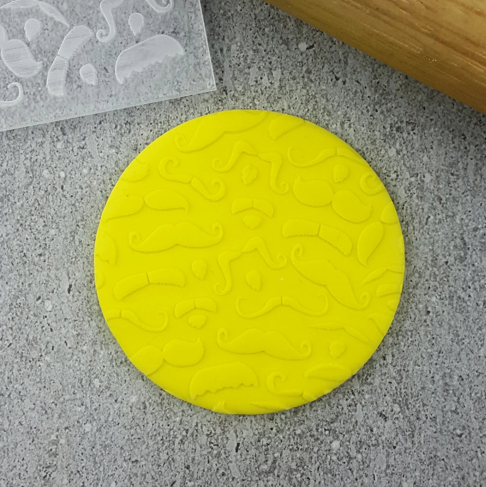PATTERN PLATE - MUSTACHE