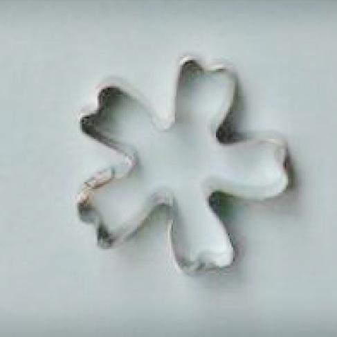 PRIMULA MEDIUM fondant cutter - Cake Decorating Central