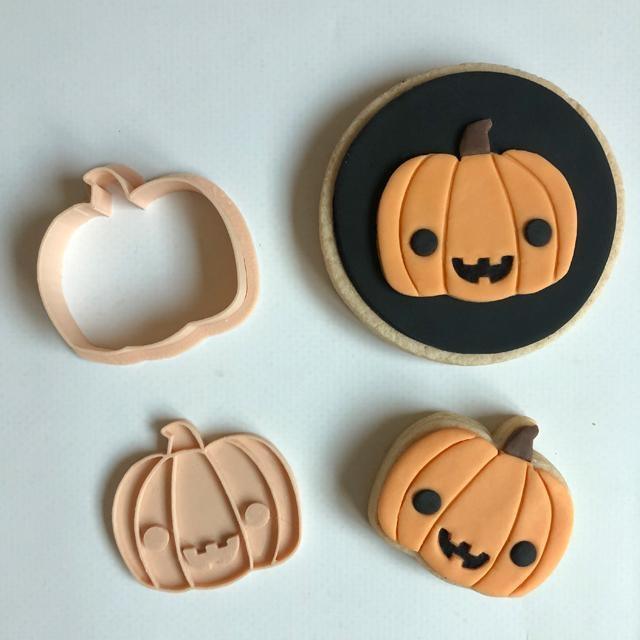 PUMPKIN CUTTER + EMBOSSER SET by Little Biskut - Cake Decorating Central