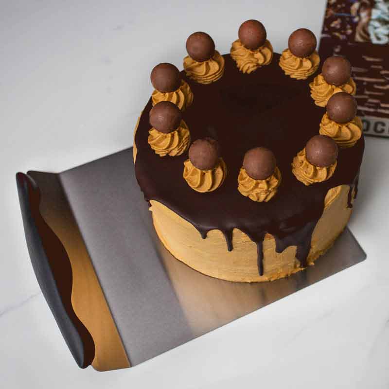 Heavy Lifter | Cake Decorating Central
